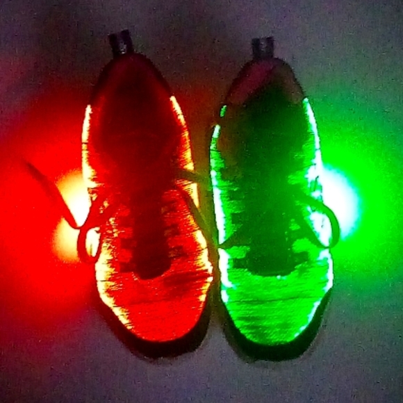 LUMINATORS SNEAKERS BY SKETCHERS- Big Girls size 3.5y - Picture 4 of 12